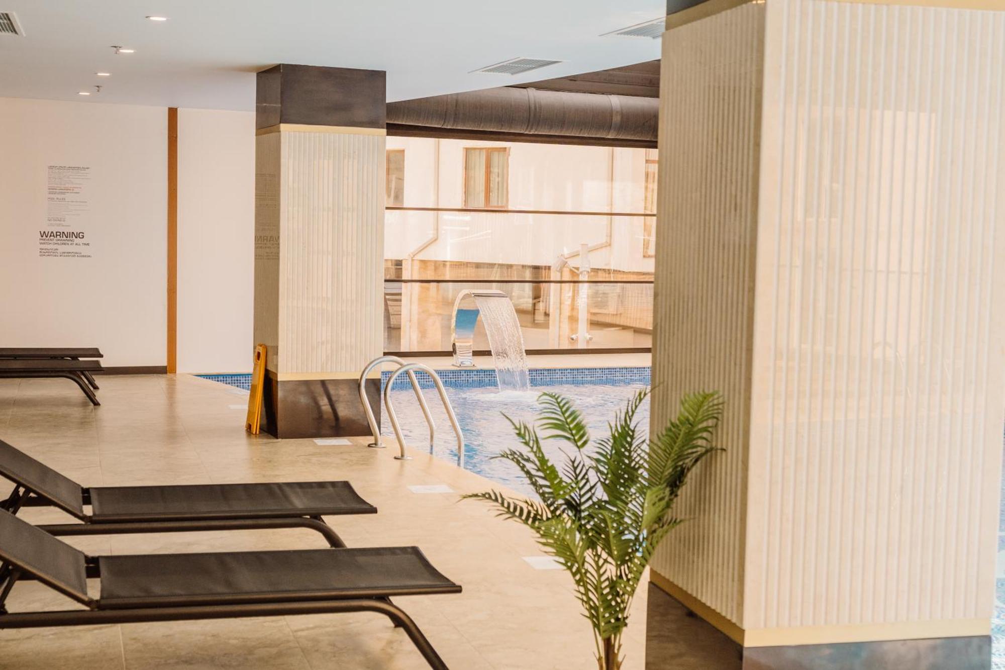 Hotel Navi บาทูมิ ภายนอก รูปภาพ