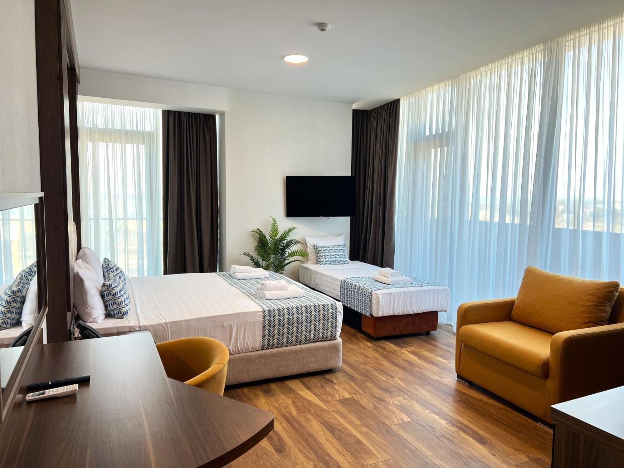 Hotel Navi บาทูมิ ภายนอก รูปภาพ